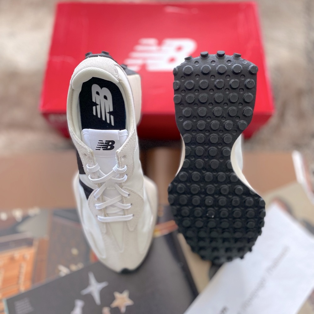 New Balance 327 Sneakers - Picture 5 of 14